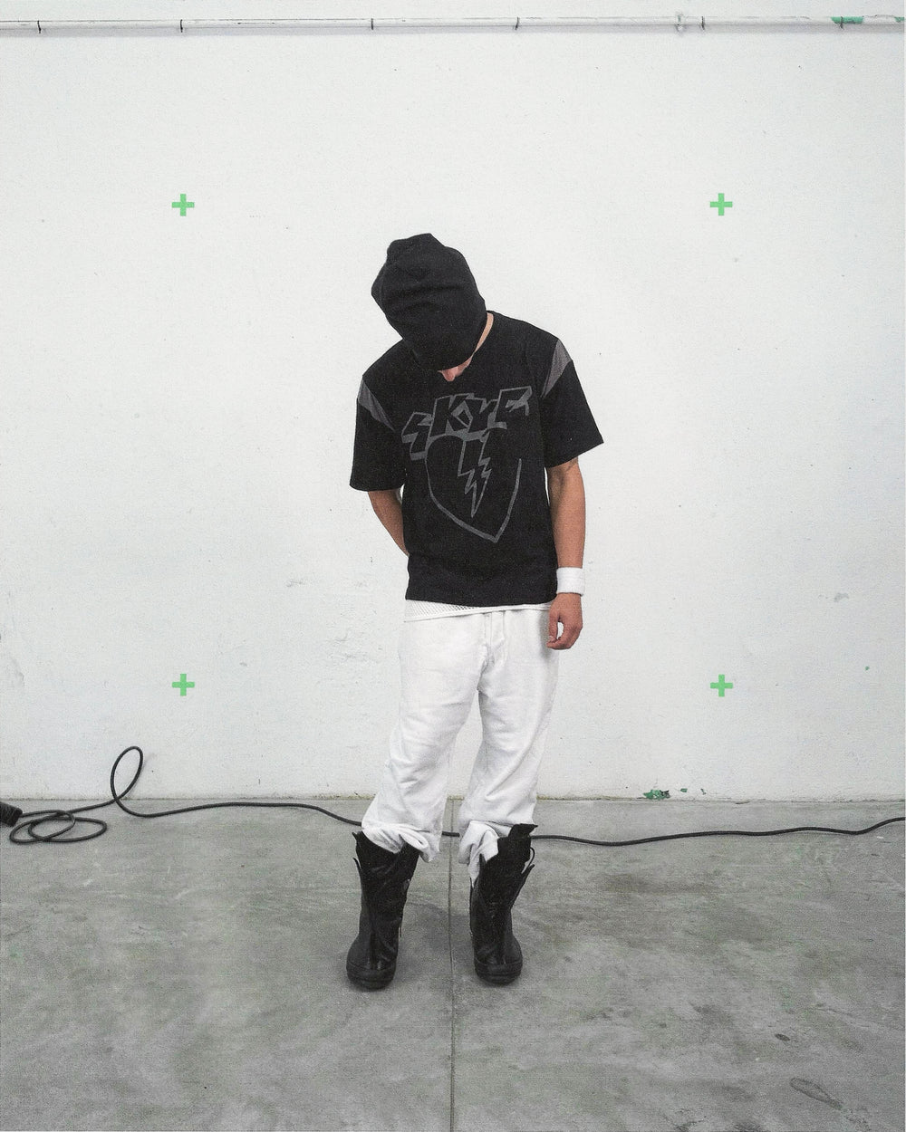 TONAL BLACK SLUB COTTON TEE